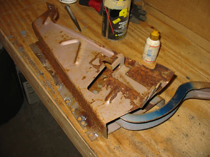 Passenger hinge disassembly 1