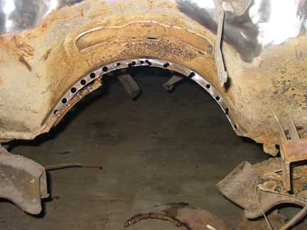 Spot weld circles on trans tunnel
