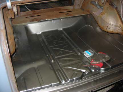 Fitting trunk pan