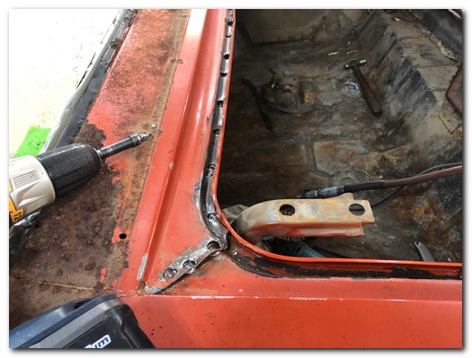 Wire wheel reveals spot welds