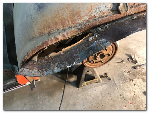 Fender lip rusted