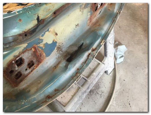Door jamb slit