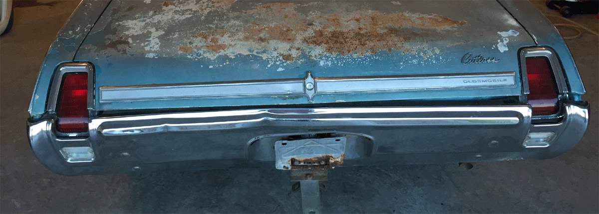 Trunk molding location